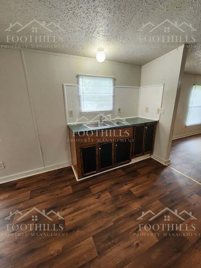 Building Photo - Country Comfort on Half an Acre – 3BR/2BA ...