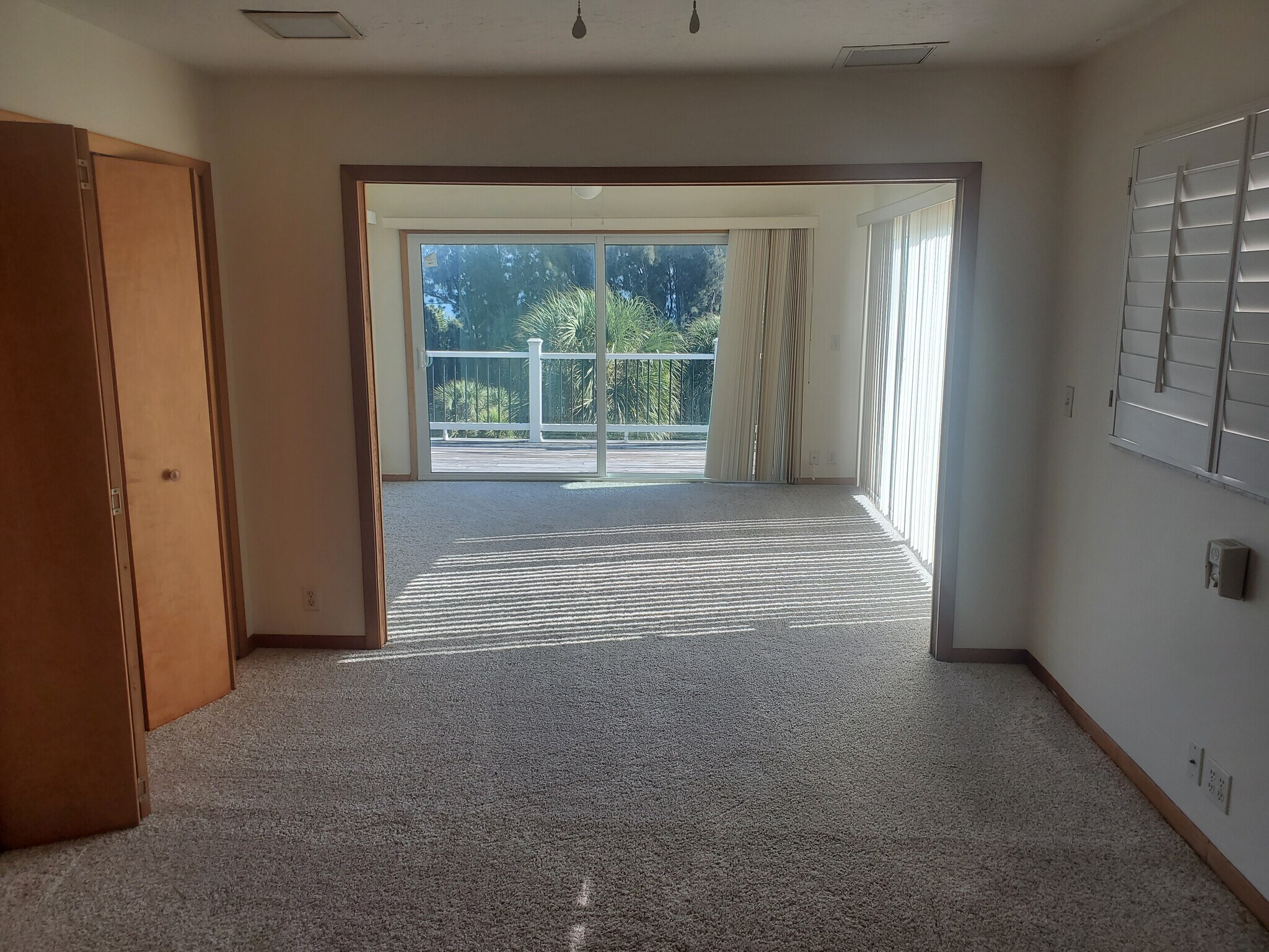 Building Photo - 4203 NE Skyline Dr