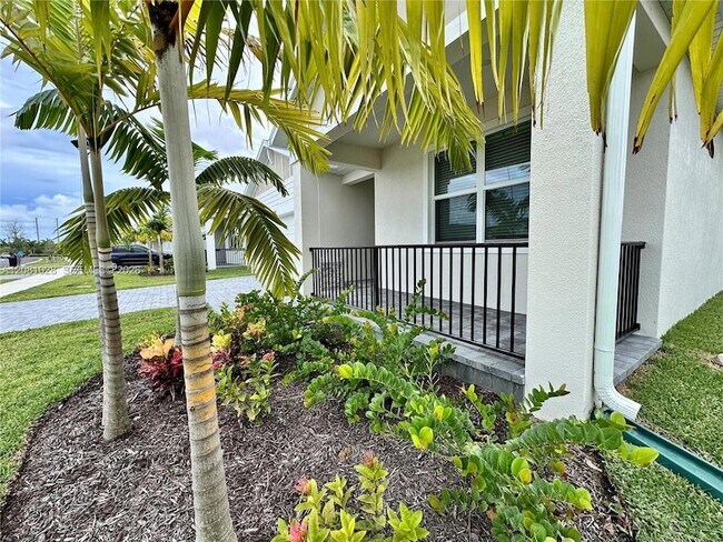 Building Photo - 9035 Dahlia Cir