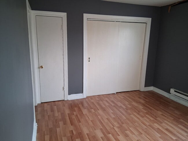 Building Photo - 10355 W Lyndale Ave