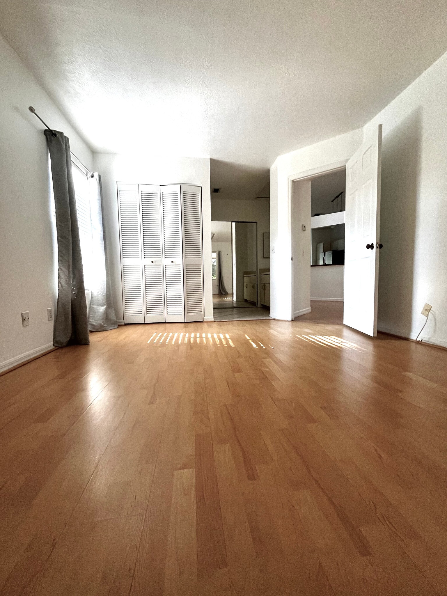 Building Photo - 1966 Sixty Oaks Ln