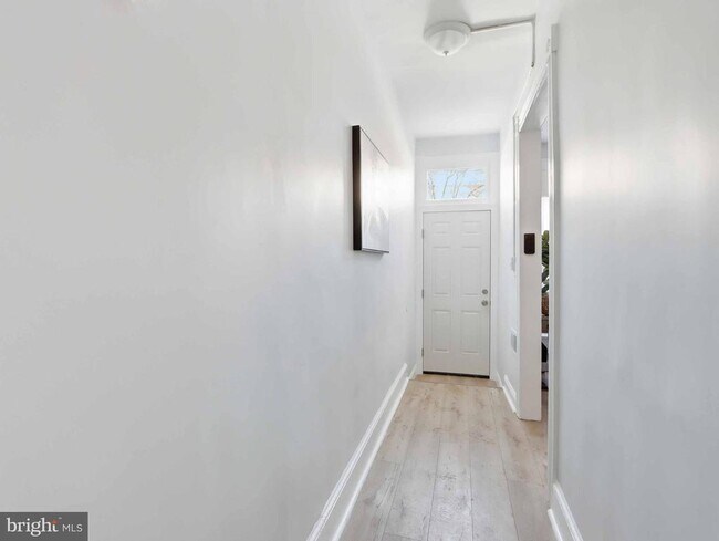Building Photo - 1724 N Payson St