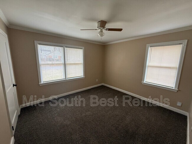 Building Photo - 1445 Catherine St