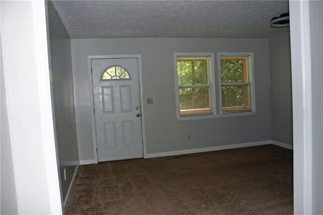 Building Photo - 6694 Young Ct