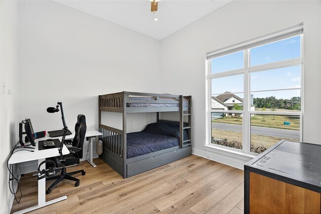 Building Photo - 404 Prairie Clover Dr