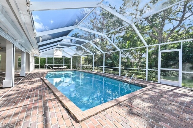 Building Photo - 508 Devils Ln