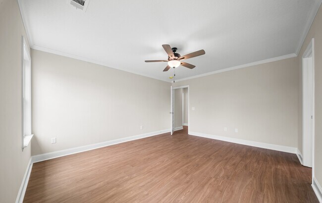 Building Photo - 106 Enclave Ct