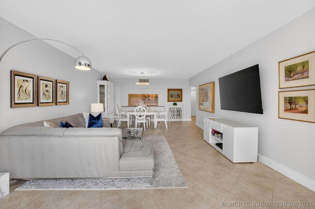 Building Photo - 4748 S Ocean Blvd
