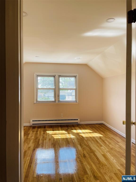 Building Photo - 411 Elm St