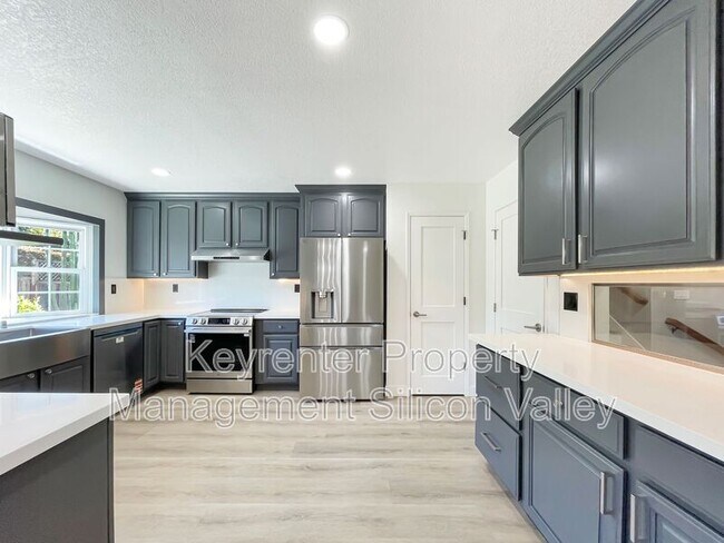 Building Photo - 1806 Blackmore Ct