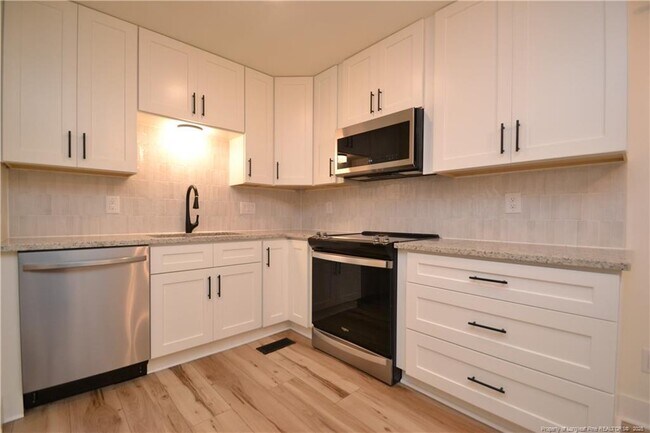 Building Photo - 1436 Lake Pine Dr