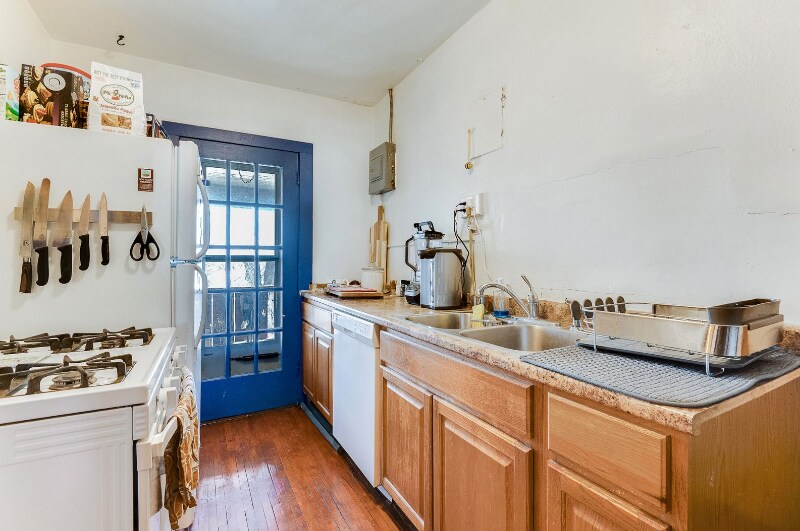 Building Photo - 1160 Raymond Ave