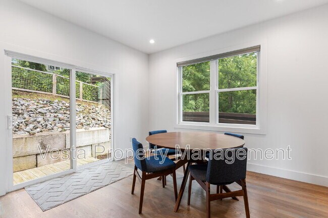 Building Photo - 125 Waynesville Ave