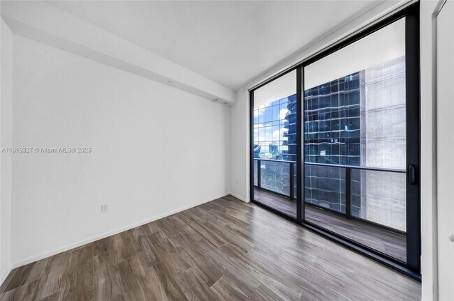 Building Photo - 801 S Miami Ave
