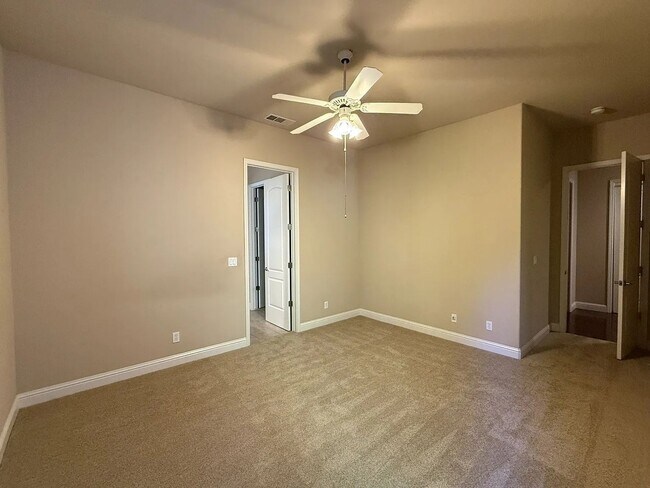 Building Photo - Spacious Luxury Home in Prestigious Country Club Community