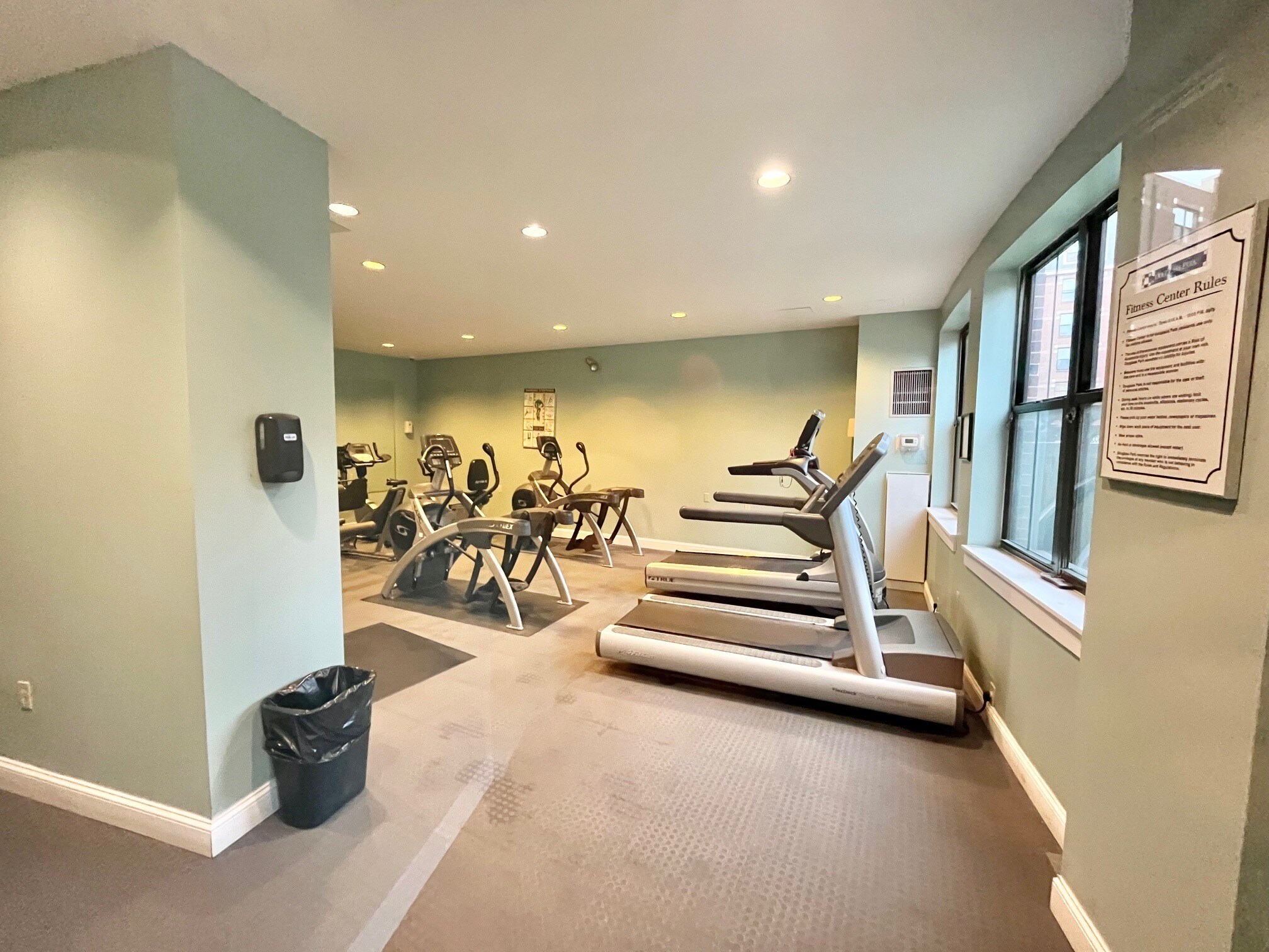 Building Photo - 6 Douglas Park