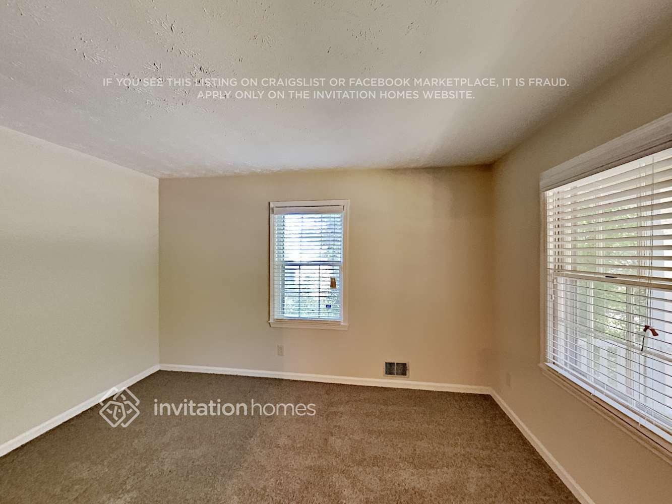 Building Photo - 3158 Larkspur Cir SW