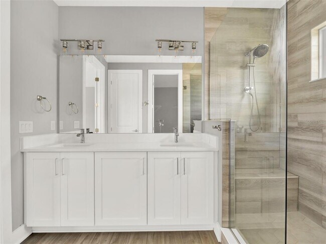 Building Photo - 13782 Grignard Aly