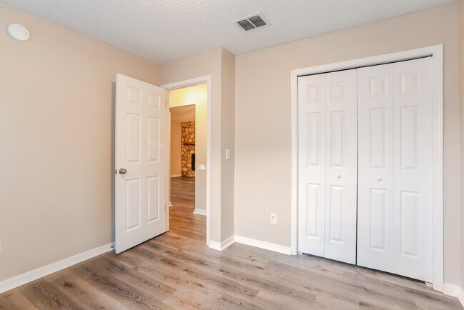 Building Photo - 3667 Lumberjack Cir N