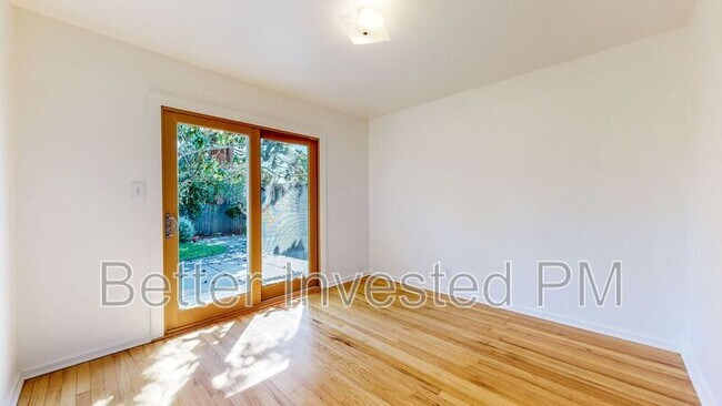 Building Photo - 2224 Midway Dr