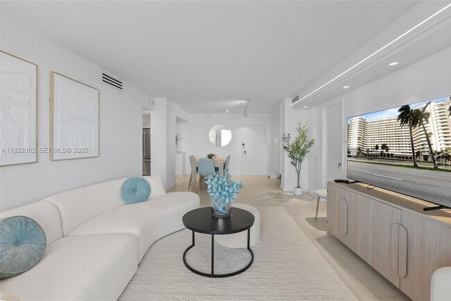 Building Photo - 5555 Collins Ave