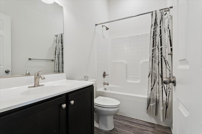 Building Photo - 132 Daybeacon St