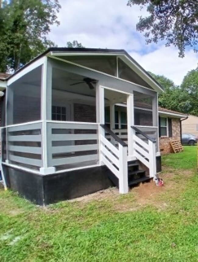 Building Photo - 60 Caroline Ave