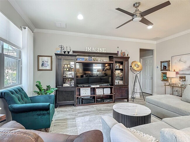 Building Photo - 588 Cantabria Dr