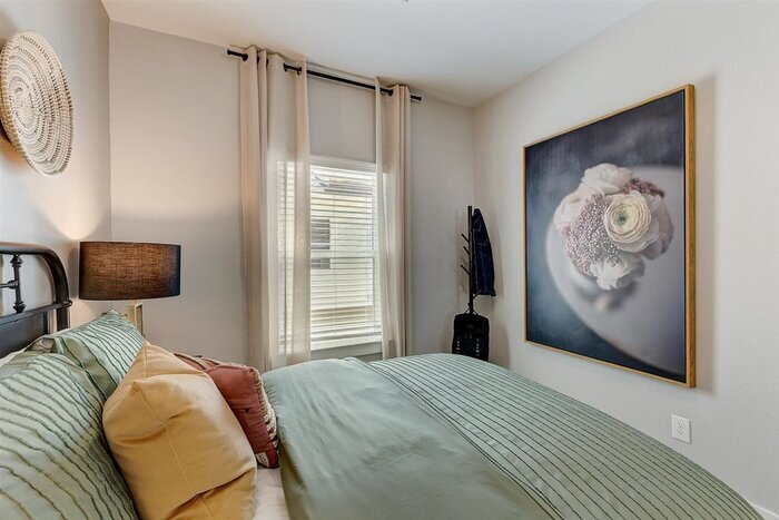 Building Photo - 3905 Constantine Dr