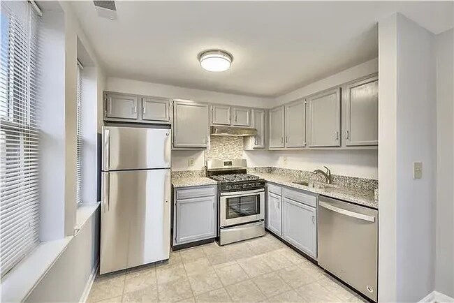 Kitchen - 1210 Perry St NE