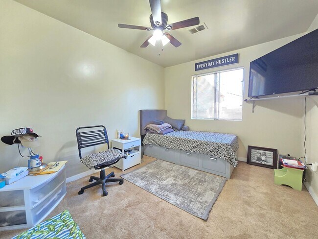 Building Photo - House for rent  | 3 Bedrooms | 2 Bathrooms...