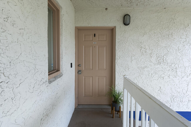 Building Photo - 1518 SE Royal Green Cir