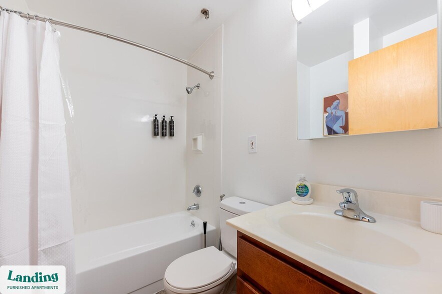 Building Photo - 45 Willow St