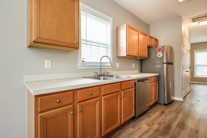 Building Photo - 301 Pimpernel St