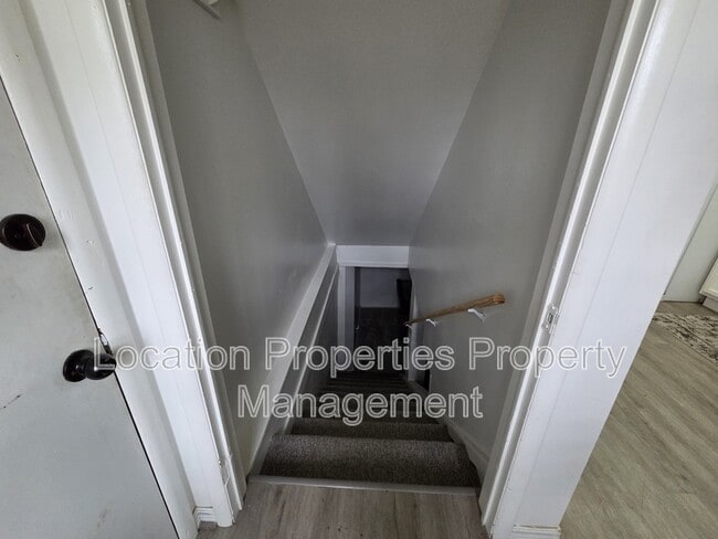 Building Photo - 1311 W 19th Terrace