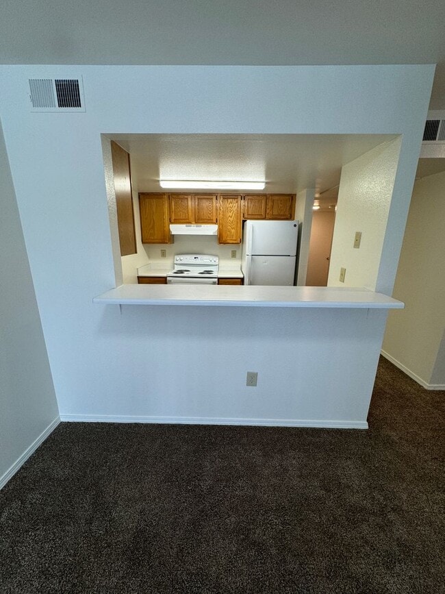 Building Photo - 10873 W Ustick Rd