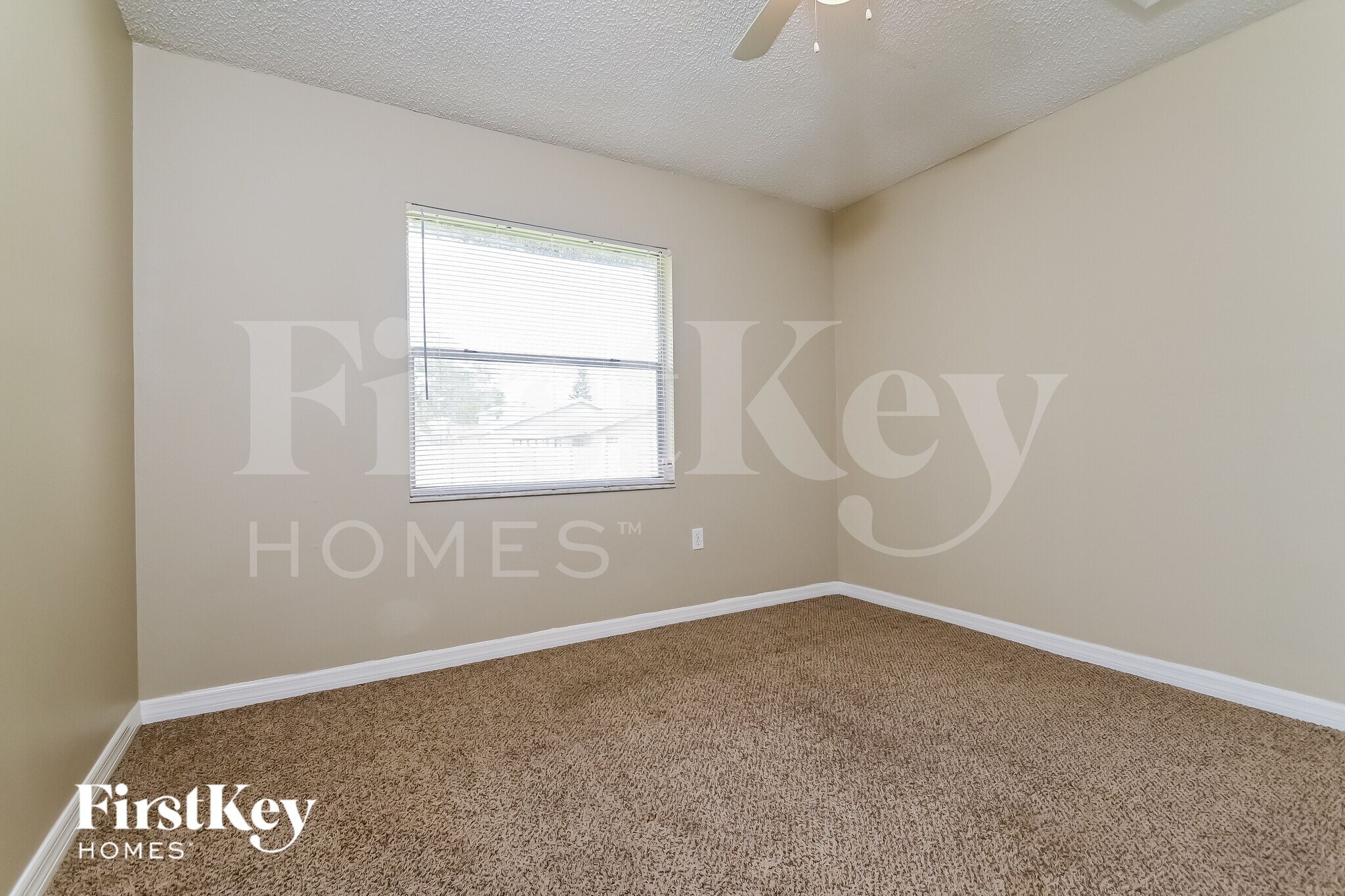 Building Photo - 1415 Marigold Dr