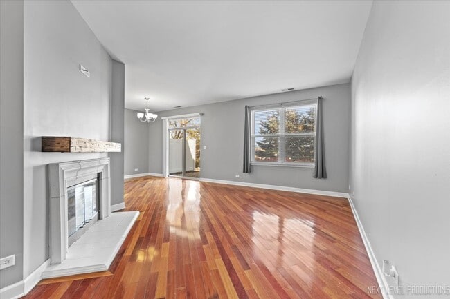 Building Photo - 450 Majestic Ln