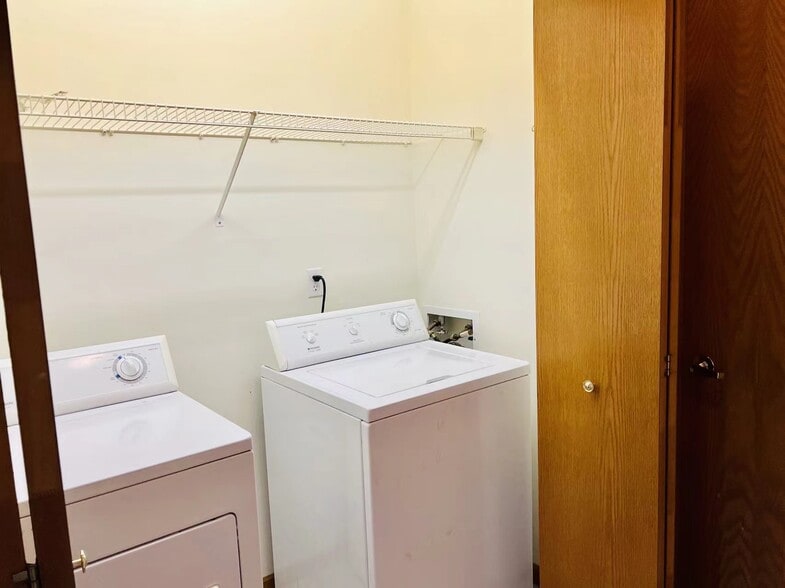 Building Photo - 301 Harbour Town Dr