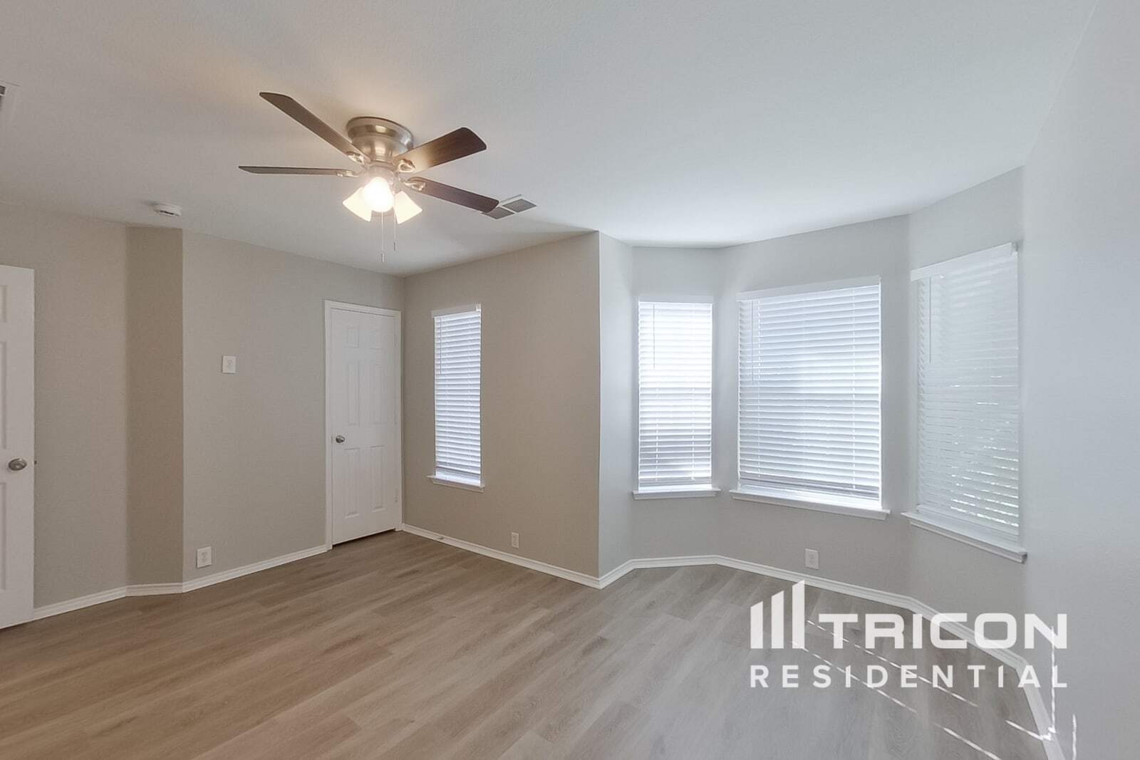 Building Photo - 206 Bison Meadow Dr