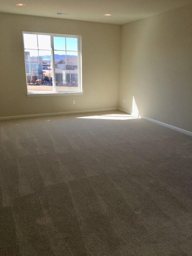Building Photo - Custom Built Richmond Home for Lease in Fort Collins!