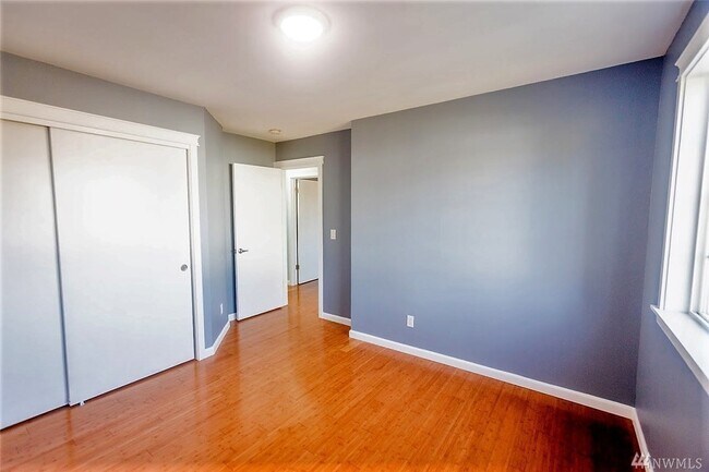 Building Photo - 4216 S Eddy St