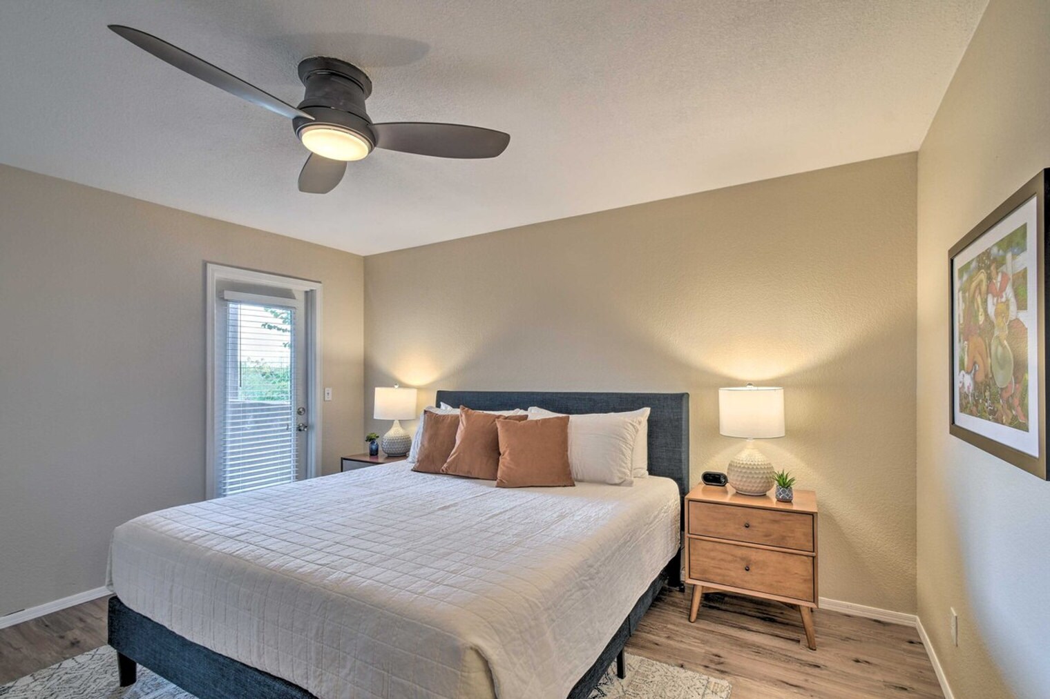 Building Photo - 4850 E Desert Cove Ave