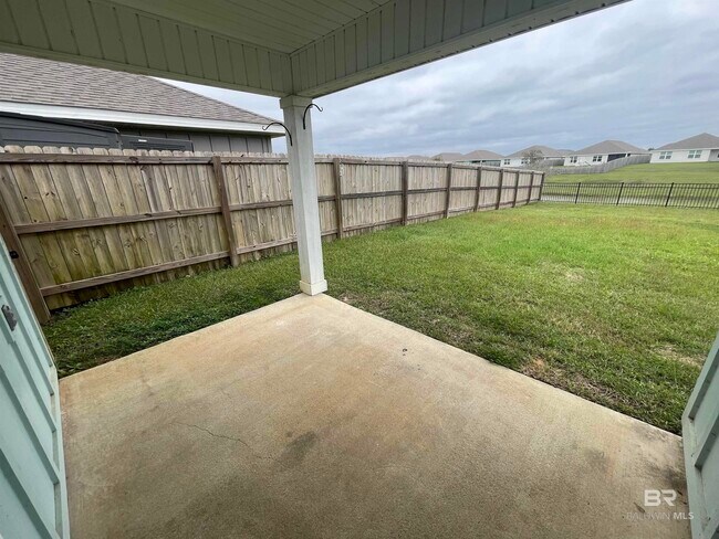 Building Photo - 23135 Shadowridge Dr