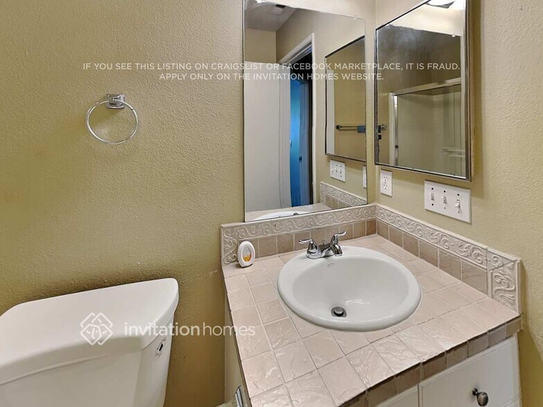 Building Photo - 892 Pathfinder Way