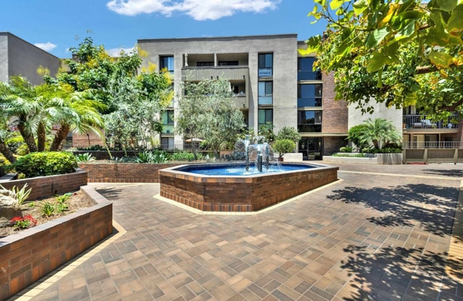 Building Photo - 750 State St