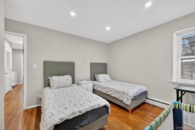 Building Photo - 28 Edward Ave