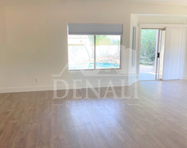 Building Photo - 21192 E Saddle Way