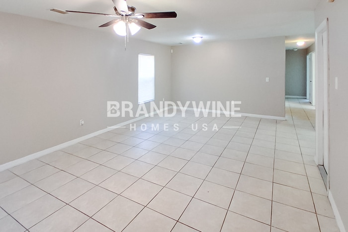 Building Photo - 3709 E Grove St