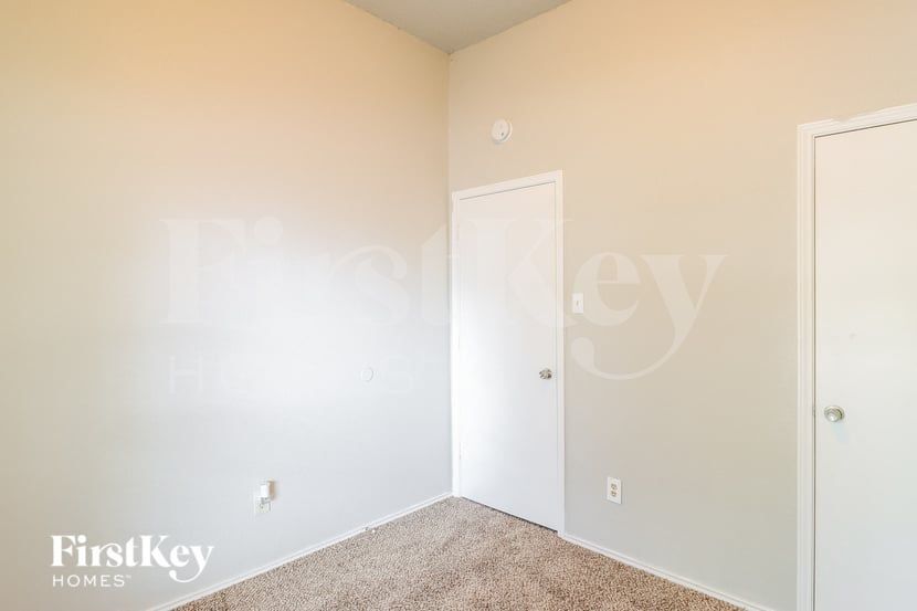 Building Photo - 1129 Rosewood Ln